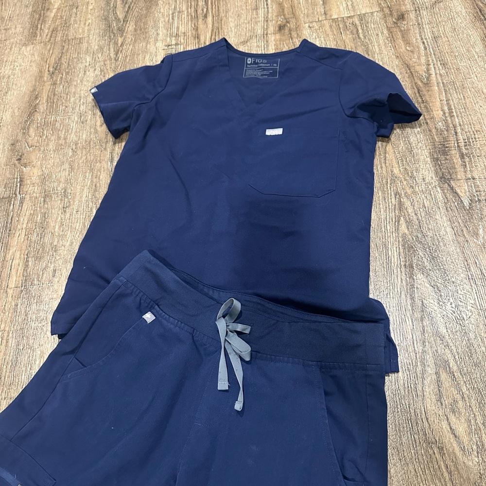Figs Deep Navy Blue Scrub Ensemble